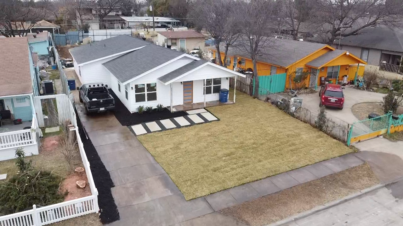 How Long Does Artificial Turf Last in DFW?